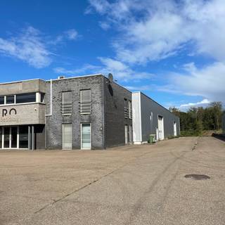 Op het bedrijventerrein van Opglabbeek (Oudsbergen), een dynamische locatie waar meer dan honderd ondernemingen actief zijn – van familiale KMO’s...