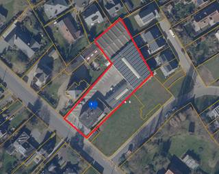 Opbrengsteigendom bestaand uit bedrijfsgebouw met appartement op een totale grondoppervlakte van ca. 2.890 m². --> Verhuurde commerciele ruimte...