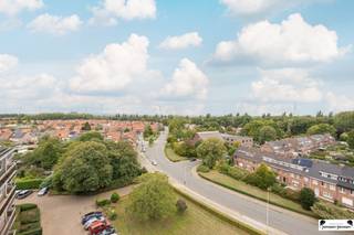 Uniek appartement met royaal dakterras en panoramisch uitzichtOp de 8ste en 9de verdieping van Residentie De Schinde te Schoonbroek in Ekeren, geniet...