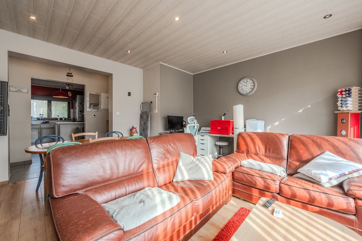 First floor apartment with three bedrooms and terrace in Ostend - photo 5