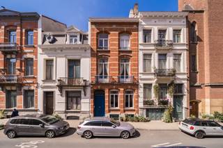 Prachtig Herenhuis gebouwd in 1895 door architect Edouard Ramaekers.Unieke authentieke elementen in eclectische stijl met een symmetrische...