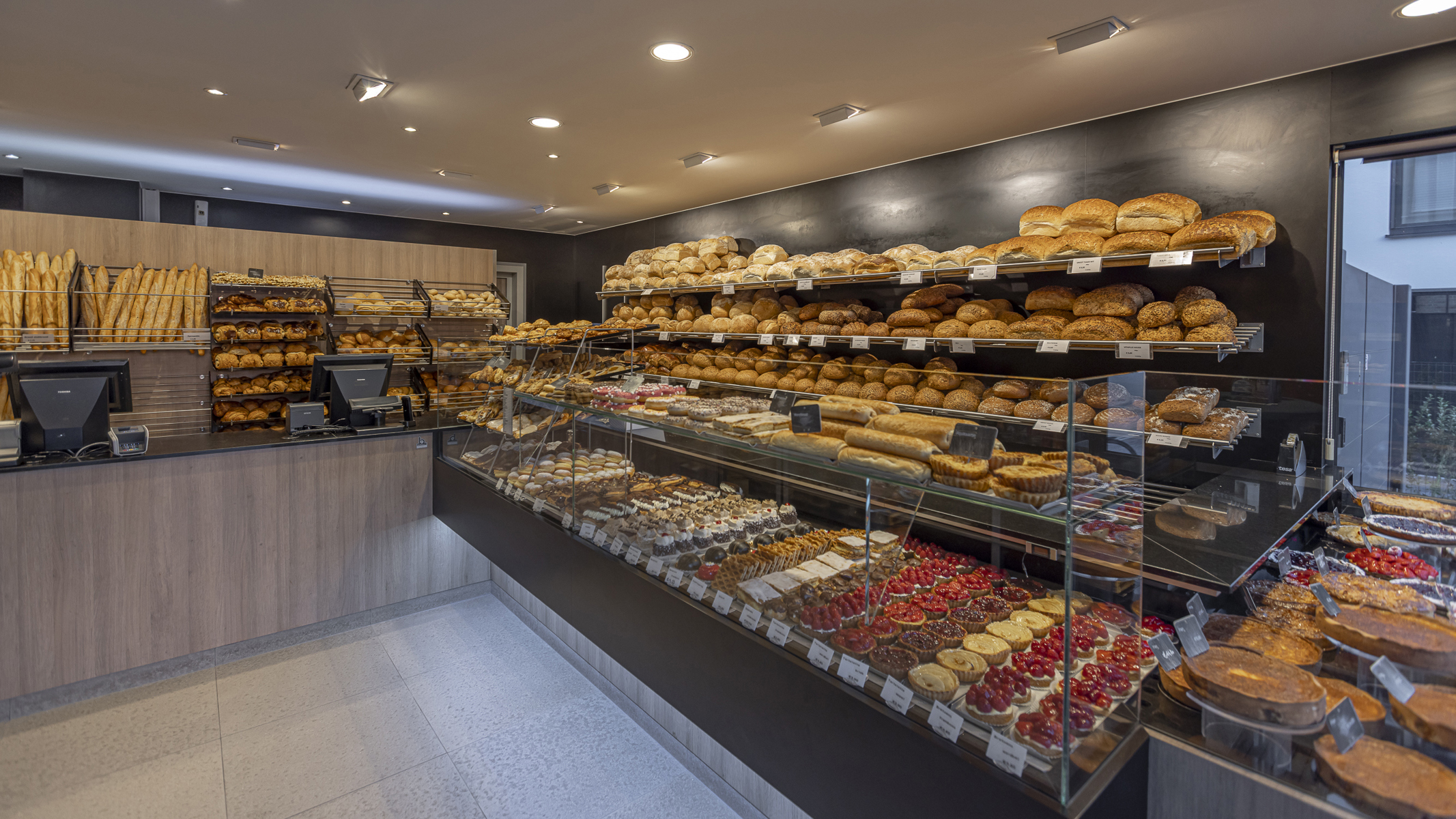 INSTAPKLARE WARME BAKKERSZAAK MET RUIME WONING ÉN ZWEMBAD IN HET HART VAN DILBEEK - foto 3