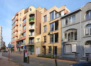 Op een centrale ligging bieden we een kleiner appartementsgebouw aan bestaande uit vier één-slaapkamer appartementen die momenteel in een...