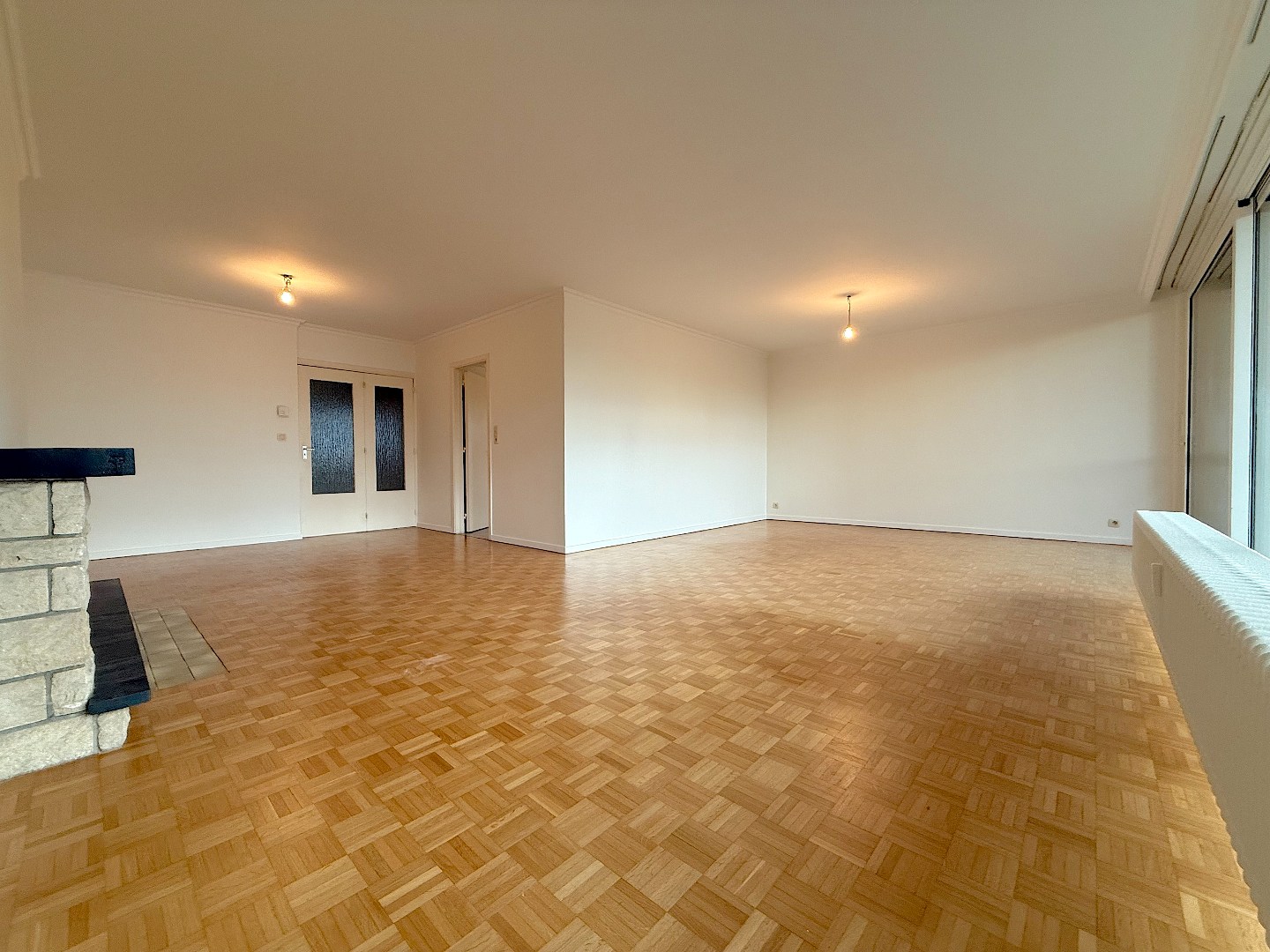 Apartment for rent in Sint-Michiels with 3 bedrooms - photo 2