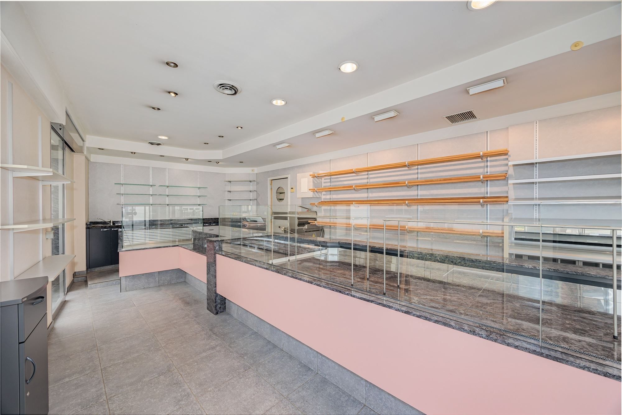 Uniek hoekperceel met handelshuis + garage + appt - foto 3