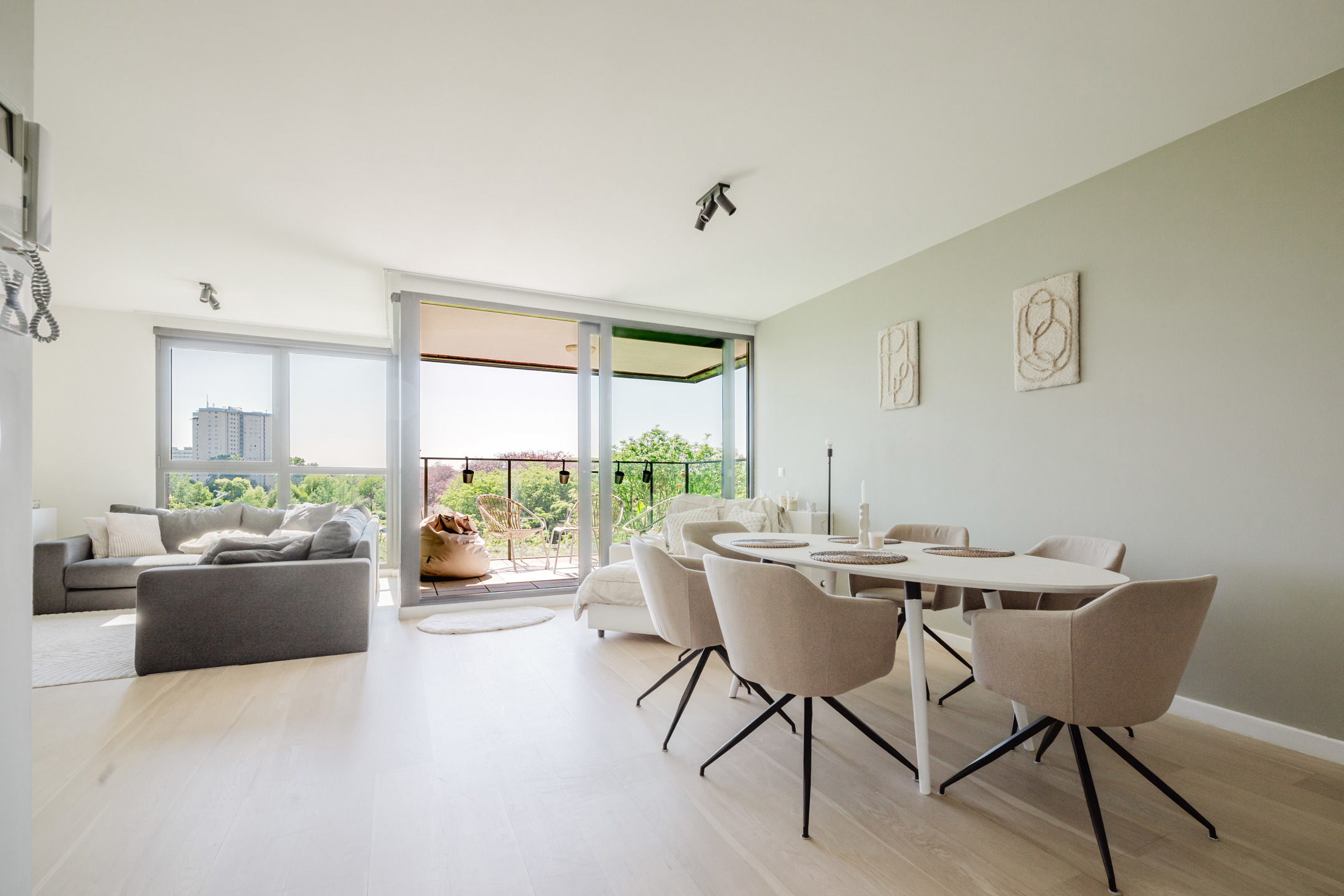 Instapklaar 3-slaapkamerappartement met terrassen en parking - foto 2