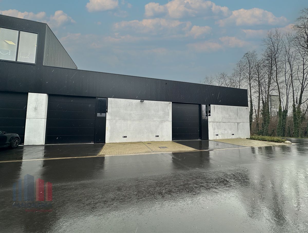 221 m² KMO-unit te huur op toplocatie aan R8 - photo 2