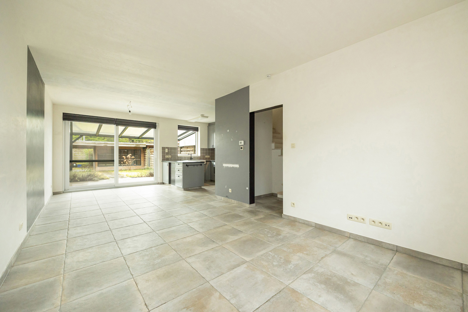 Gezellige gezinswoning met 3 slaapkamers, bureau en gezellige tuin - foto 4