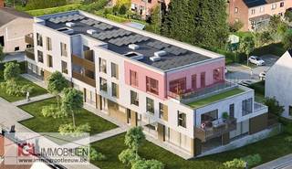 <strong>Aankoop 6% btw mogelijk onder voorwaarden!</strong><br /><br />Ben je opzoek naar een eigentijds modern appartement? Dan is het project Lindehof zeker iets voor u! Lindehof is een een toekomstgericht project, gebouwd met hoogstaande en duurzame materialen waardoor je voor een zeer lange tijd gerust bent.<br /><br />Dit lumineus nieuwbouwappartement met een totale bewoonbare oppervlakte van 120,56m² en is voorzien van twee slaapkamers. Met zijn ruim terras van 34m² is dit appartement perfect voor wie op zoek is naar een comfortabele en zorgeloze woonst. <br /><br />Bij Lindehof wordt elk appartement afgewerkt naar jouw wensen. Van vloer tot keuken, van badkamer tot verfijnde details. Alles is voorzien om jouw droomwoning werkelijkheid te maken.<br />Door gebruik van zonnepanelen, vloerverwarming en een warmtepomp voldoet dit appartement standaard aan de BEN-norm (Bijna Energie Neutraal) en behalen ze een E-peil van 20 of beter! Zo zit je ook op het vlak van energiezuinigheid veilig. Daardoor profiteer je het hele jaar door van een aangenaam binnenklimaat én levenslang van lage energiefacturen. Doordat dit appartement een e-peil van 20 of beter heeft, geniet u van een vermindering van 50% op de onroerende voorheffing gedurende 5 jaar. Dubbele winst dus!<br /><br />Lindehof – op de hoek van de L. Devillersstraat en Steenweg naar Alsemberg – is dé plek die eigentijds, comfortabel én betaalbaar wonen in je buurt mogelijk maakt. Alles is dichtbij: winkels, scholen, openbaar vervoer én het prachtige Hallerbos of het provinciedomein van Huizingen.<br /><br />Door zowel de locatie, afwerking en energiezuinigheid, is dit appartement perfect geschikt voor eigen bewoning als voor investering.<br /><br />Het is verplicht een een private binnenstaanplaats bij aan te kopen voor de wagen. Deze prijs schommelt tussen 20.000 en 29.000 EUR. U hebt verder nog de mogelijkheid om een extra binnen staanplaats te kopen voor 24.000 EUR.<br /><br /><strong>Aankoop 6% btw mogelijk onder voorwaarden!</strong><br /><br />Meer info of een brochure? Mis deze kans niet en maak vandaag nog een afspraak via corentin@igl.immo of +32 (0)2 378 04 44 - www.lindehof.immo