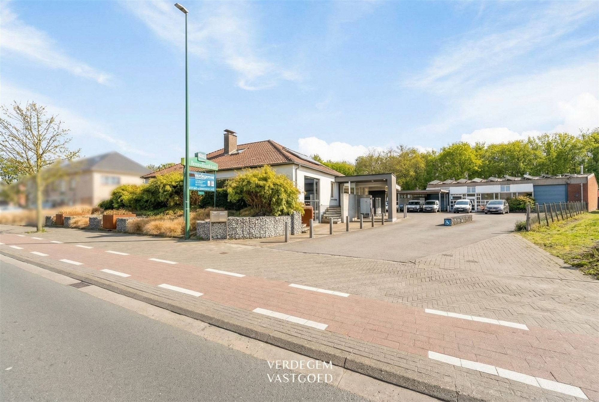 Villa met magazijn op toplocatie - foto 1