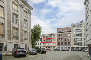 In de Hendrik Beyaertstraat 6 te Kortrijk vinden we dit charmant 3-slaapkamerappartement. Gelegen vlak bij het centrum van Kortrijk, waardoor je...