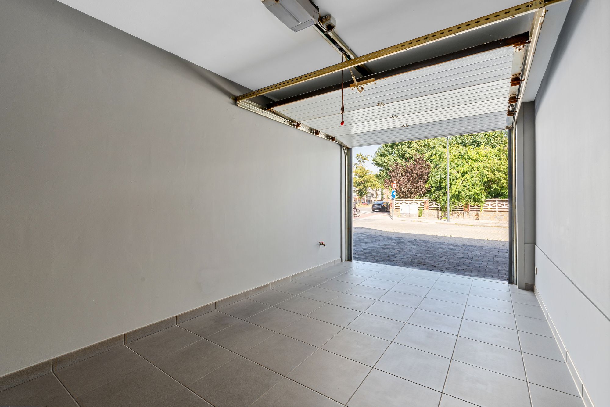 Instapklaar appartement met inpandige garage, staanplaats en prachtige tuin te Mariakerke, Oostende - foto 4
