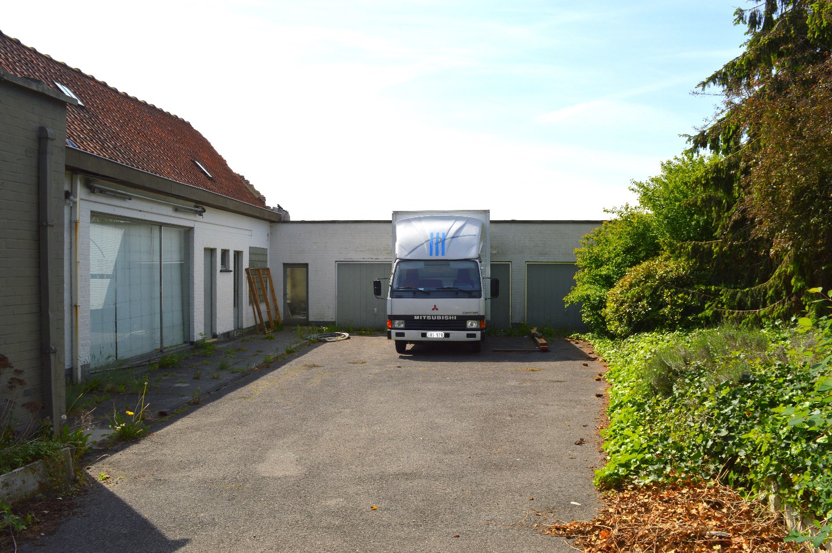 Te renoveren of herbouwen woonst met commerciële functie én aanliggende weidegrond - foto 3