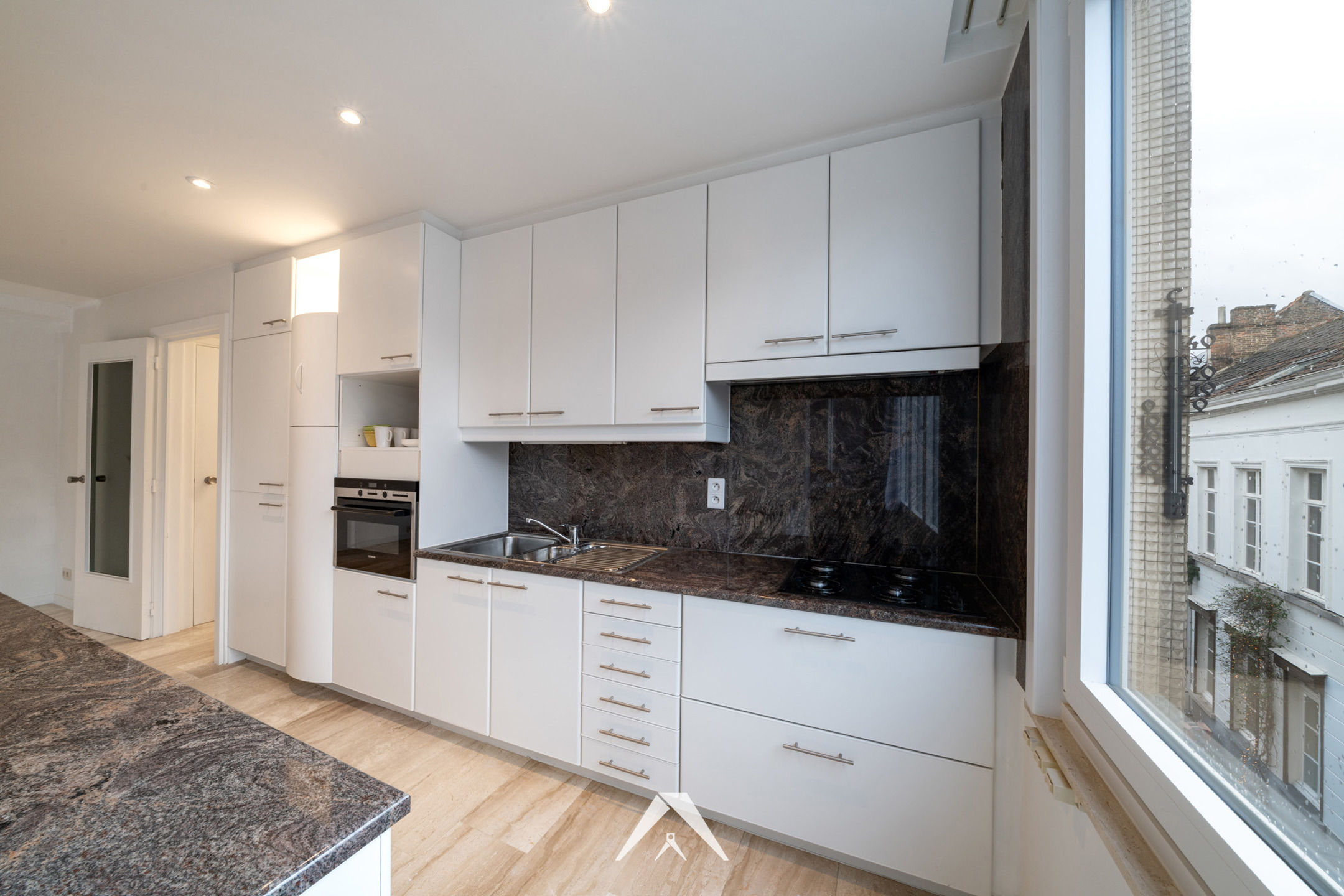 Recent gerenoveerd appartement in centrum Kortrijk! - foto 3