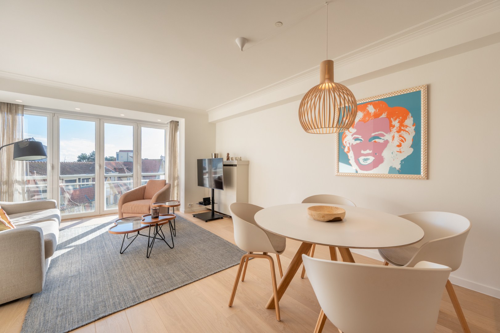 Zonnig appartement zeer centraal gelegen in het Zoute met open zicht over de villa's - foto 2