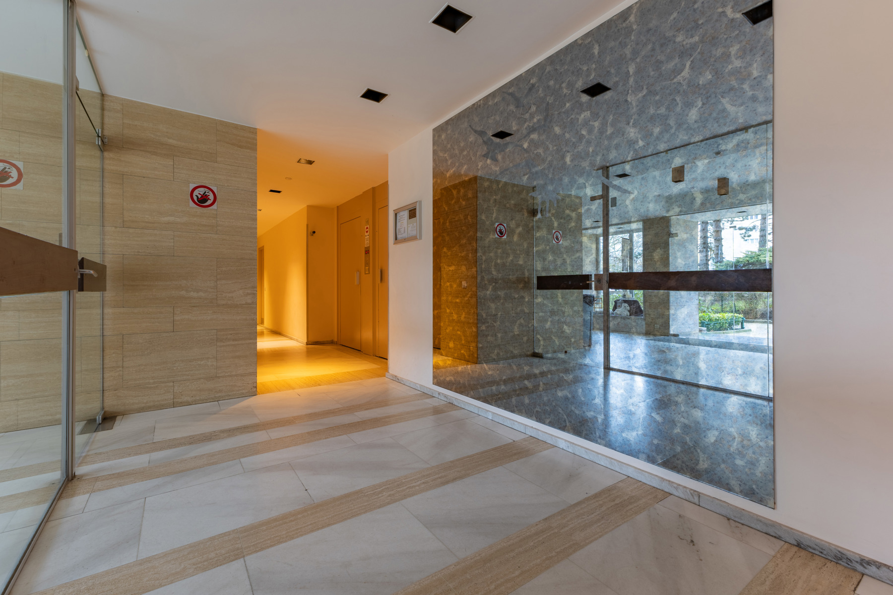 Goed gelegen appartement met twee slaapkamers - foto 3