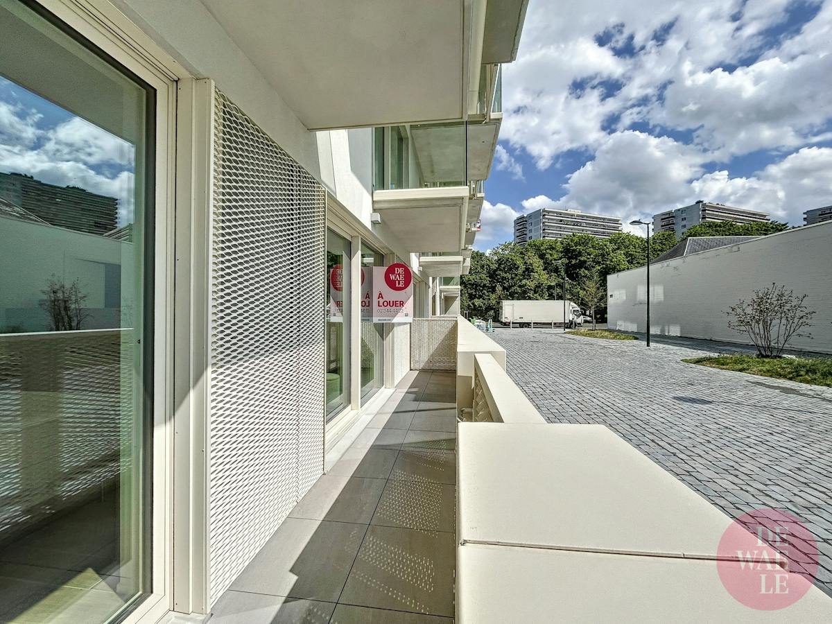 Canal Wharf | Recente gemeubelde studio van ±50m² + terras - foto 4