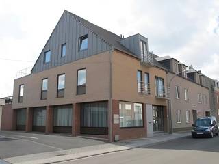 Patrimoniumvennootschap te koop met: - Driekerkenstraat 74, 8501 KortrijkDeze uiterst gunstig gelegen opbrengsteigendom bestaat uit...