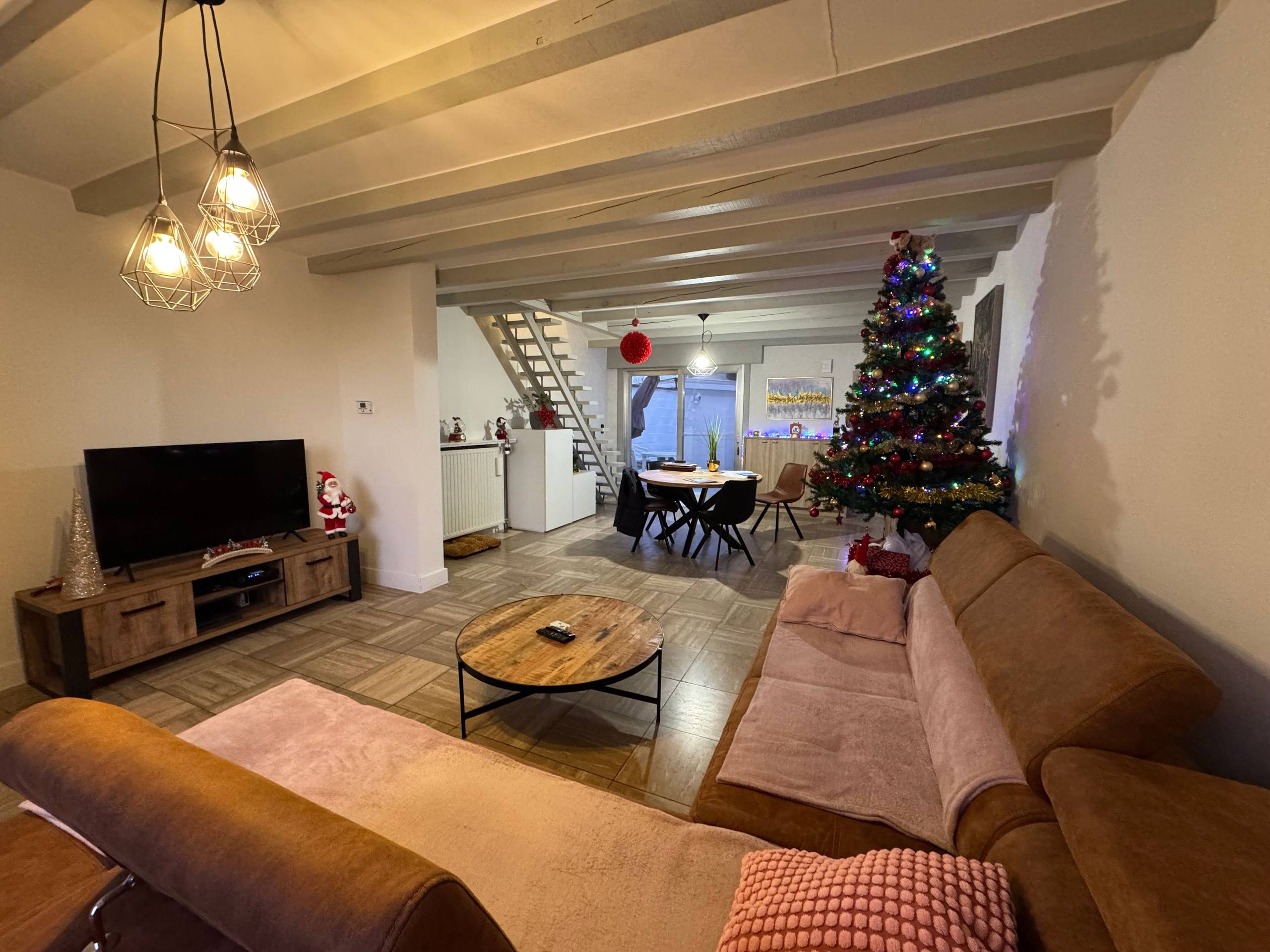 Starterswoning met twee slaapkamers te koop - foto 2