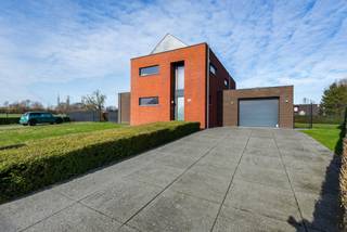 Villa met 3 slaapkamers, bureau en prachtige tuin in een groene omgevingAlgemeen:- Recente nieuwbouwwoning (2012)- Fantastische lichtinval in de...