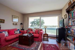 Geniet van rust, ruimte en natuur in dit goed onderhouden appartement, ideaal gelegen in de Residentie Nereïden te Nieuwpoort-Bad. Met een...