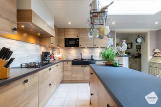 Deze instapklare rijwoning, gelegen in het pittoreske Zwankendamme (deelgemeente van Lissewege), biedt een perfecte combinatie van charme, comfort...