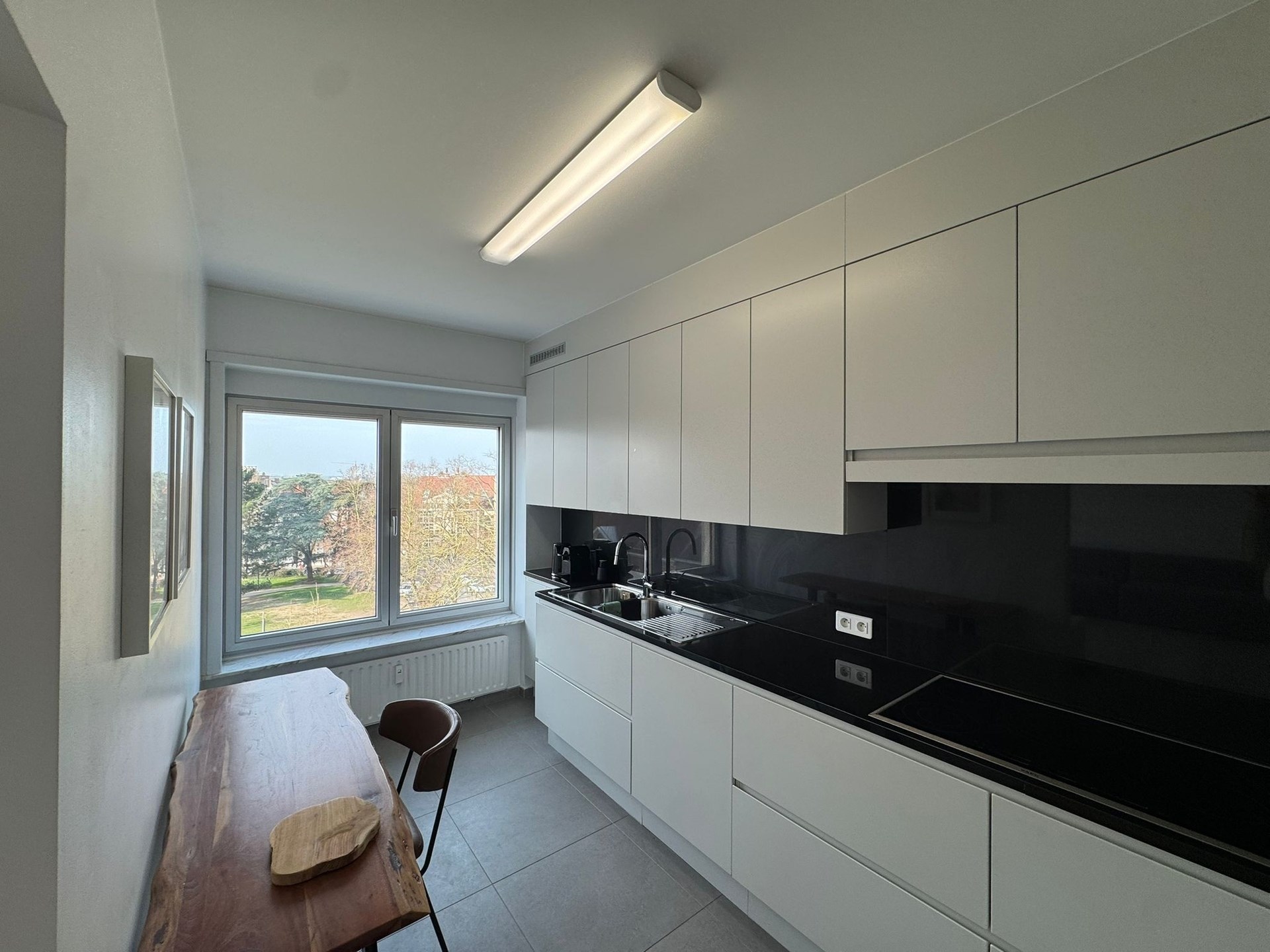 Bemeubeld appartement met 2 slaapkamers en garage - foto 5