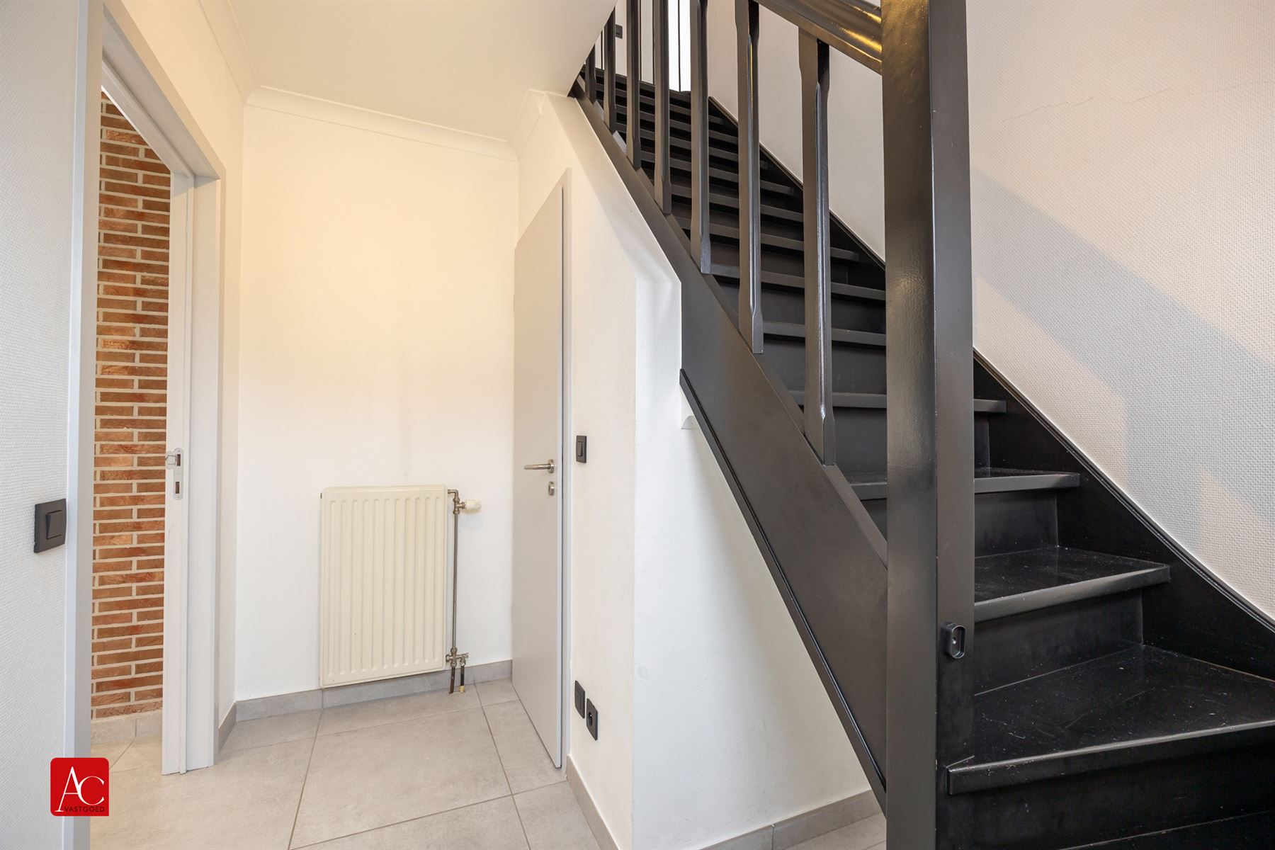 Instapklare halfopen bebouwing met garage en veranda - foto 4