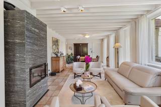 Voor zij die op zoek zijn naar een unieke parel op wandelafstand van zee. Op een idyllische locatie, gelegen in een zeldzaam duinen gebied en weg van...