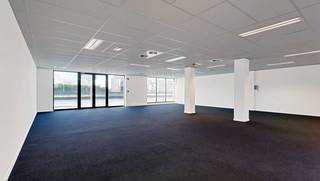 In Wilrijk wordt een moderne retailruimte van 203 m² aangeboden op de gelijkvloerse verdieping.De ruimte is onmiddellijk beschikbaar en biedt een...