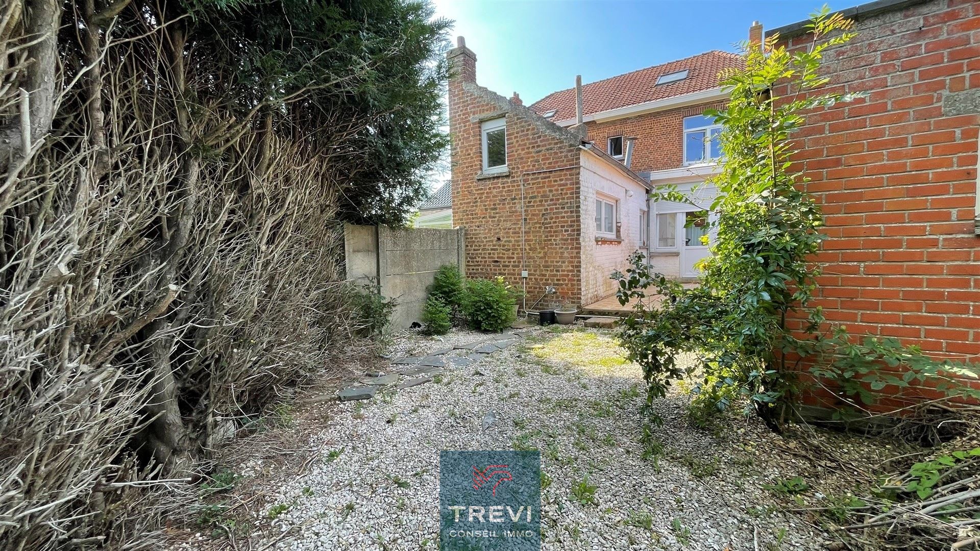 SOUS OPTION Belle maison rénovée 3 chambres, garage et un jardin - photo 3