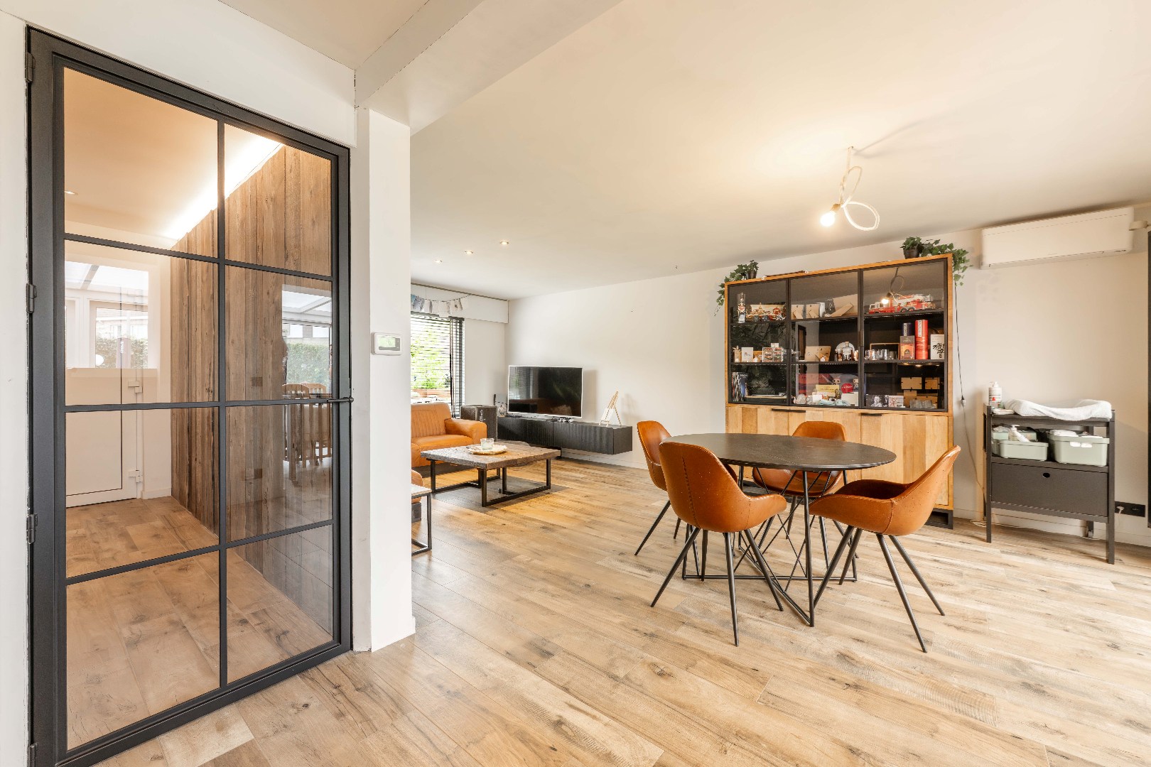 GERENOVEERDE (2021) HALF OPEN BEBOUWING OP 417 m² - foto 4