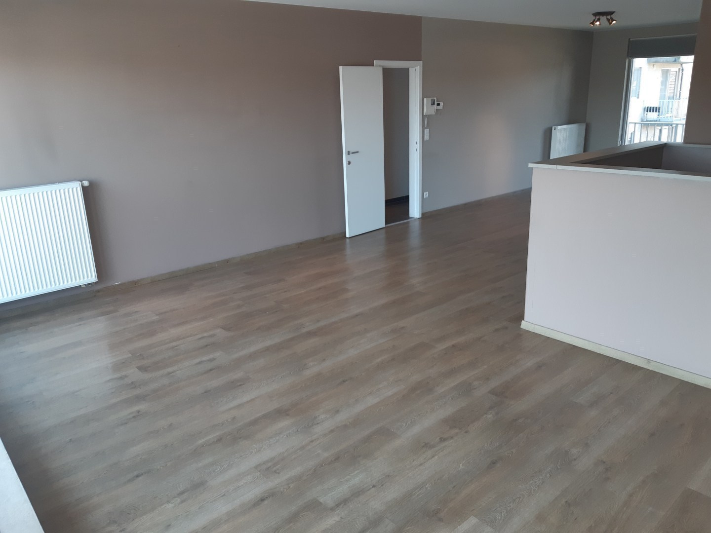 Ruim en aangenaam wonen met 2 terrassen. - foto 5