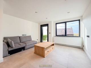 STIJLVOL GERENOVEERDE WONING met BIJGEBOUW EN ZONNIGE TUIN vormt de ideale mix van comfort, ruimte en ligging. Deze INSTAPKLARE WONING,...