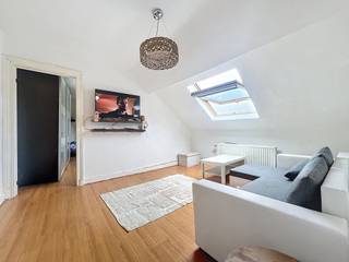 GEMENGD GEBOUW TE KOOP IN ANDERLECHT – COMMERCIËLE GELIJKVLOERS + APPARTEMENTENOPPERVLAKTE: +/- 170 M² | LOCATIE: ANDERLECHT – AUMALEBESCHRIJVINGTE...