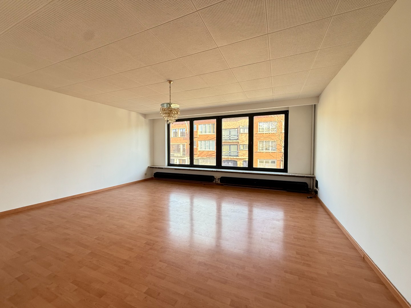 Gerenoveerd appartement met riante garage / magazijn - foto 4
