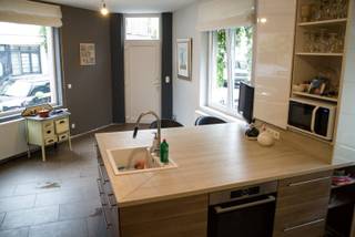 PLAN UW BEZOEK in via deze link : https://ap.lc/RvkVQ of ga naar www.makelaarshuys.be bij te huur.Deze woning heeft een bewoonbare opp. van 123m² en...