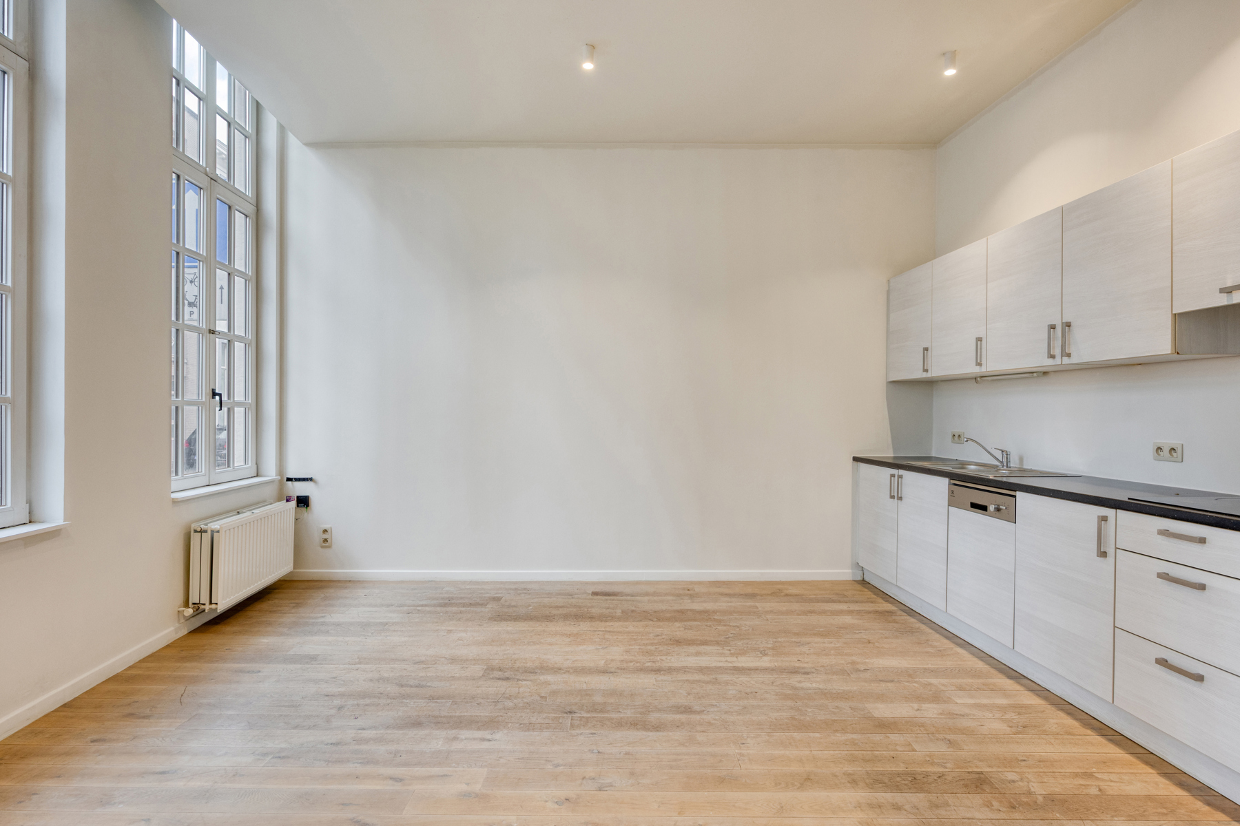 Knap appartement met terras in historisch gebouw - foto 4