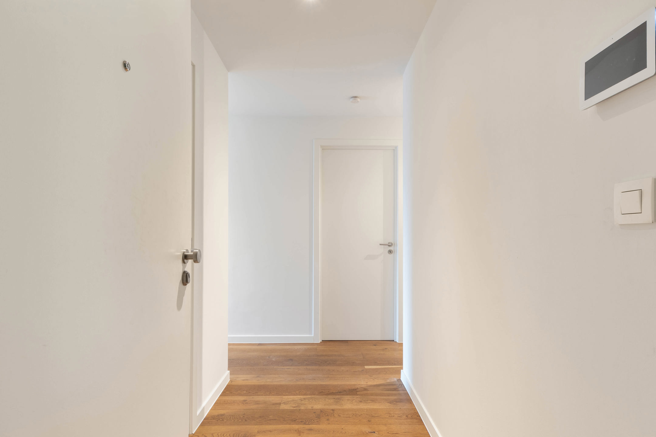 Lichtrijk appartement met terras en zicht op kanaal - foto 3