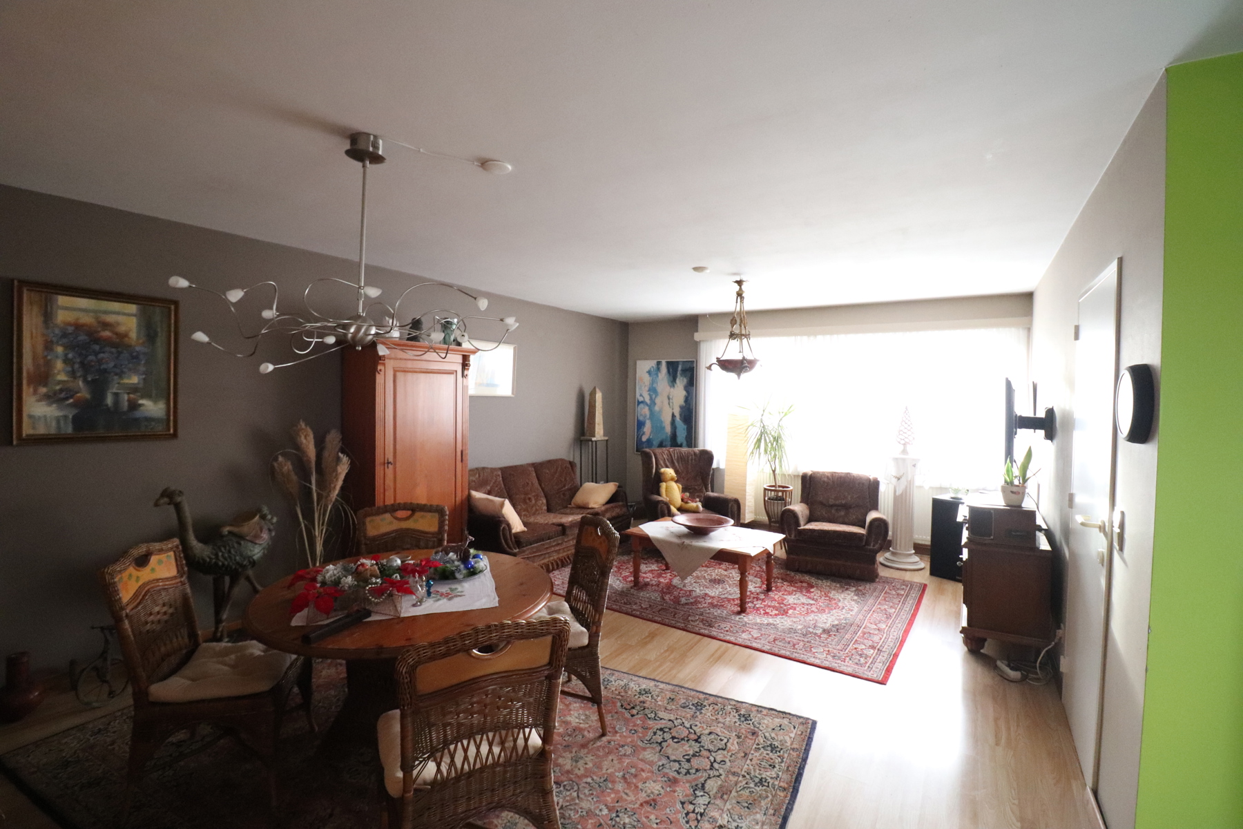 Een recent appartement op de eerste verdieping met ruim terras en garageplaats. - foto 3