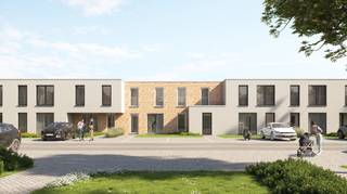 Lot 37 is een moderne gesloten woning met 3 slaapkamers en een doordachte indeling die optimaal gebruikmaakt van de beschikbare ruimte.

Je woont in ’t Cleygoed, een rustig parkdomein tussen de polders en op fietsafstand van de kust.

De woning wordt volledig afgewerkt opgeleverd. Keuken, badkamer en vloeren kan je volledig afstemmen op jouw persoonlijke stijl.

Warmtepomp, vloerverwarming en zonnepanelen zorgen voor toekomstgericht wonen met een E peil van 10.

Wil je graag meer weten over deze woning? Contacteer onze nieuwbouwadviseur of download de projectbrochure.
