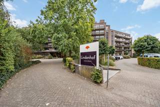 VOLLEDIG GERENOVEERDE ASSISTENTIEWONING MET ZICHT OP PARKTUIN IN KAPELLENDeze instapklare assistentiewoning, volledig gerenoveerd, bevindt zich op de...