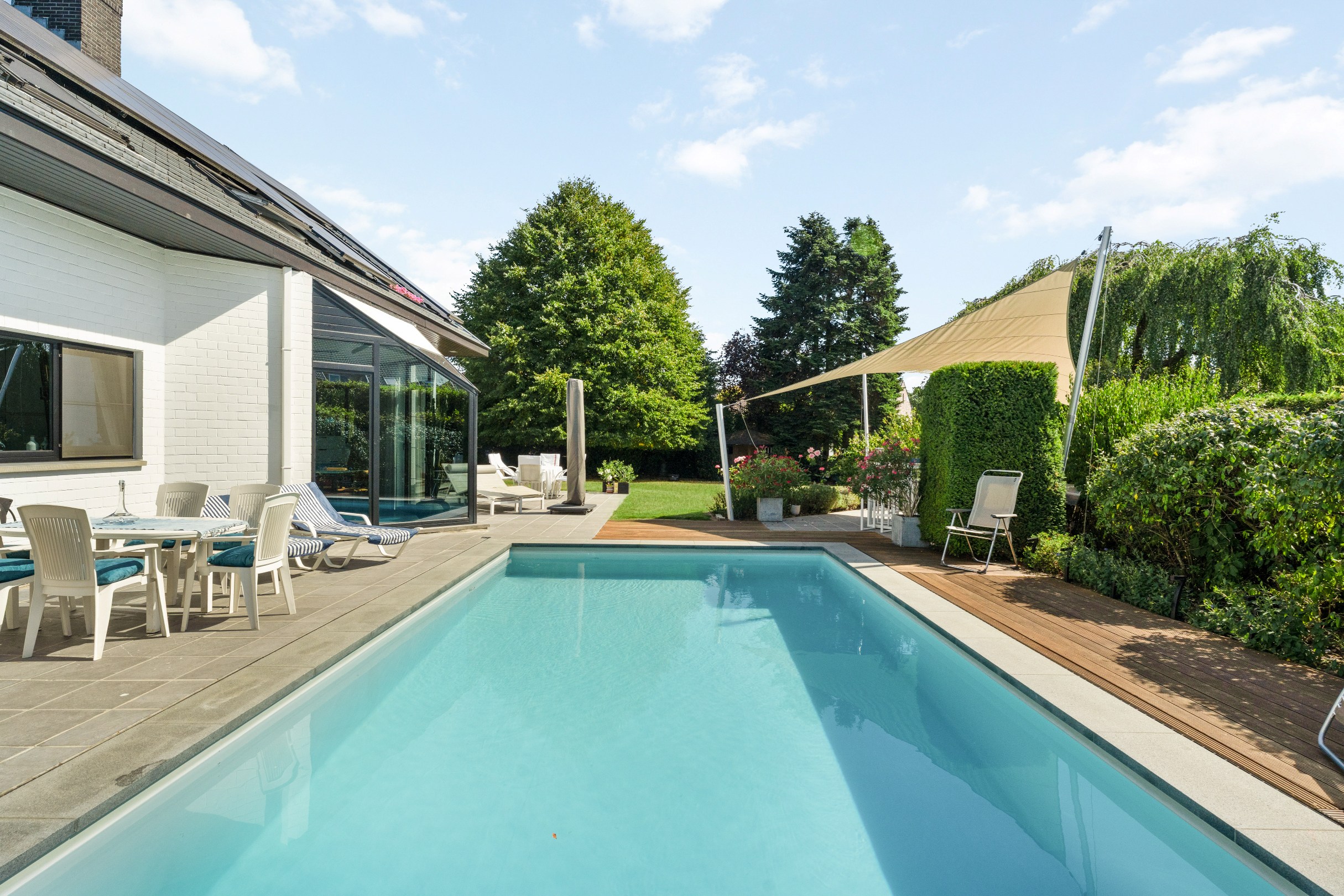 Villa met praktijkruimte en naastliggende bouwgrond - foto 4