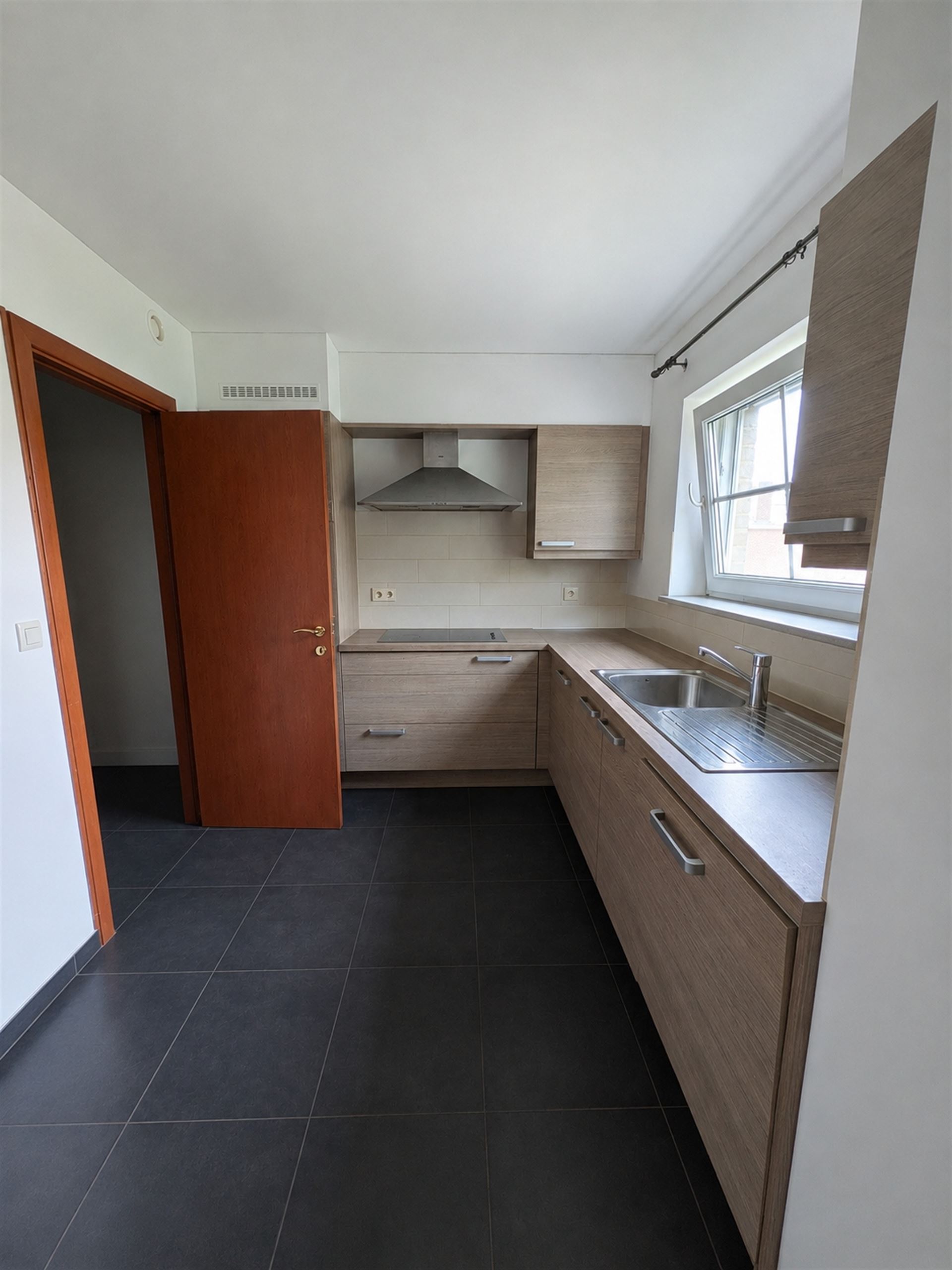 Recent app met 2 slaapkamers en garage te huur in Sleidinge - foto 4