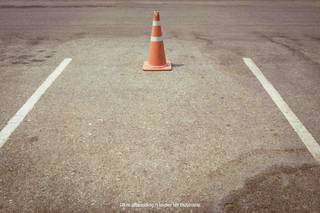 Deze ondergrondse autostaanplaatsen te huur aan de Italiëlei. Dit is een zeer centrale ligging vlakbij de Antwerpse binnenstad en de Rooseveltplaats met winkels, scholen en openbaar vervoer op wandelafstand. Onmiddellijk beschikbaar.Bent u geïnteresseerd in deze ondergrondse staanplaats te huur in Antwerpen? Aarzel dan niet om contact met ons op te nemen. Wenst u uw eigendom ook te koop of te huur te stellen? We helpen u graag verder.