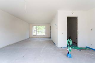 Deze energiezuinige nieuwbouwwoning met een bewoonbare oppervlakte van 118 m² bevindt zich in een park gelegen langs het kanaal Bossuyt-Kortrijk.Op...