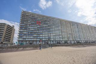 LUXURY FULLY RENOVATED STUDIO WITH EXCEPTIONAL VIEW AND GUARANTEED RENTAL INCOMEBeautiful fully renovated studio for sale on the 11th floor of the...