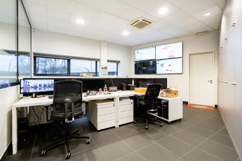 Modern Kantoorgebouw vlakbij R8 tussen Kortrijk en Harelbeke - photo 4