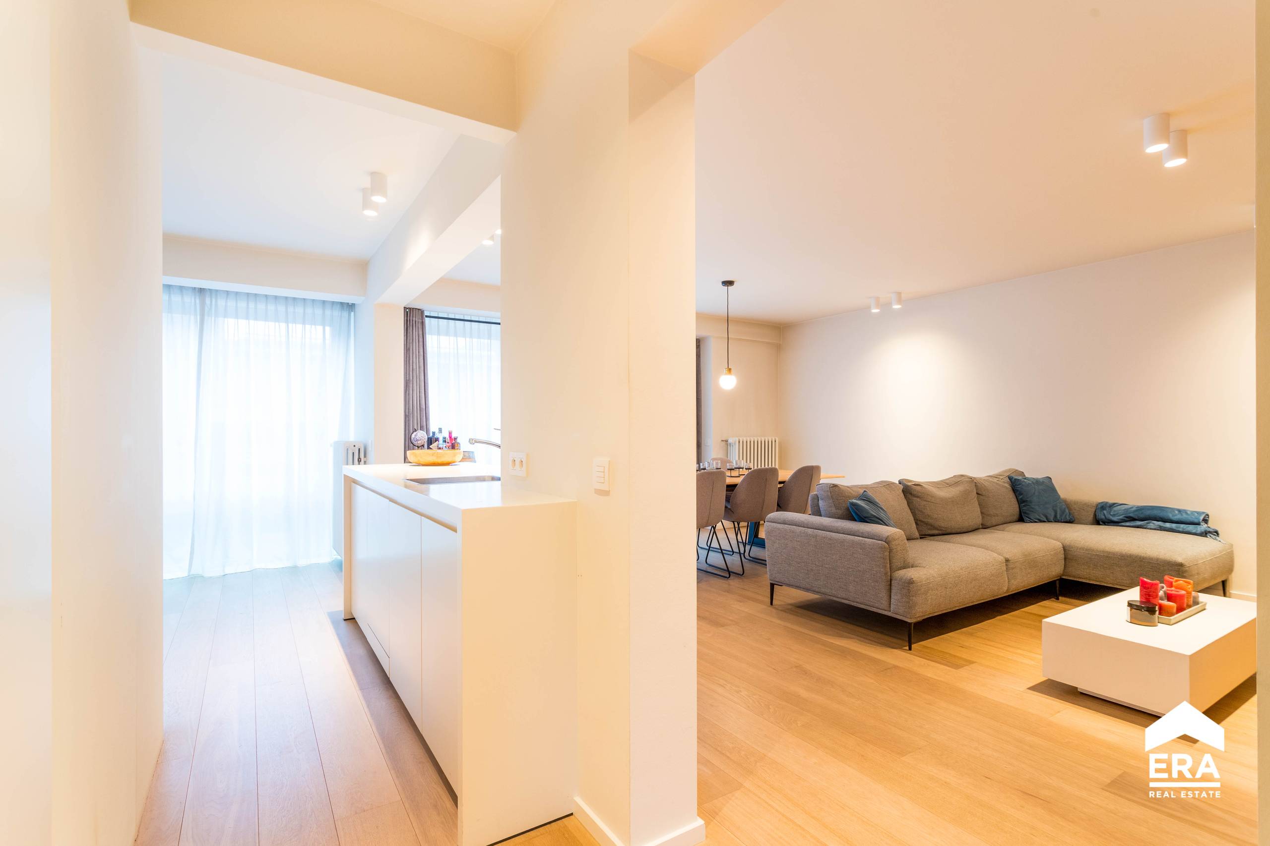 GERENOVEERD 2-SLPK APPARTEMENT MET STAANPLAATS IN ROESELARE - foto 2