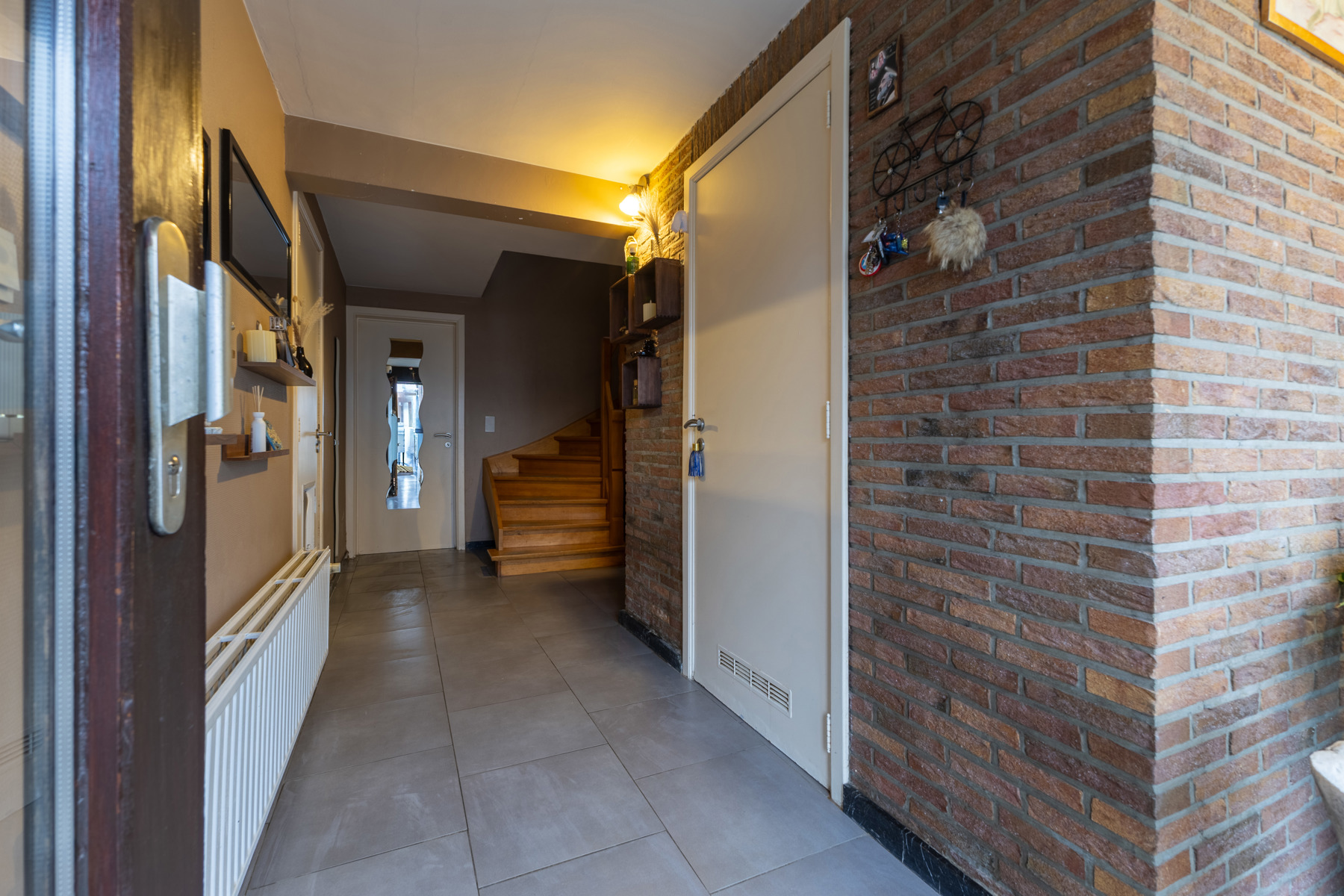 Gunstig gelegen woning met 4 slaapkamers en tuin - foto 2